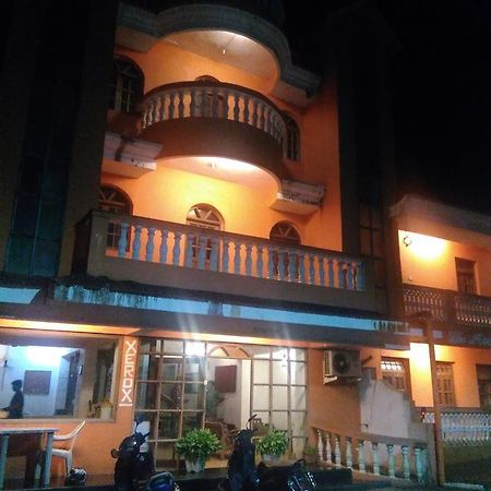 Palm Grove Hotel Cavelossim Luaran gambar